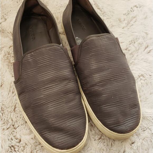 VINCE MENS BROWN SLIP ON LOAFER SIZE 11M - Picture 1 of 6